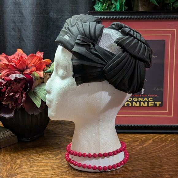 Mid Century 1950s Vintage Formal Black Pleated Fabric & Net Fascinator Tilt Hat - Picture 2 of 8